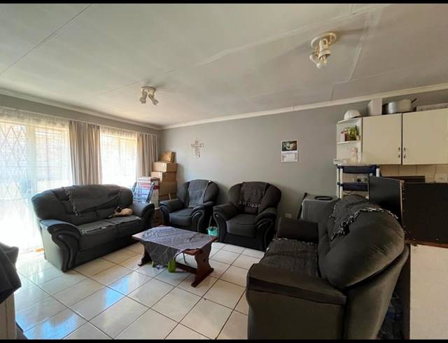 3 BEDROOM PROPERTY TO RENT IN TERENURE
